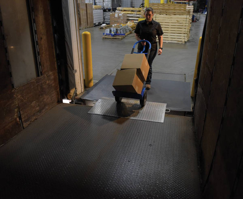 Vestil E-4830 Aluminum Economizer Dock Plate Usable 48 In. x 30 In. 3/8 In. Plate Thickness 4100 Lb. Capacity - view 6